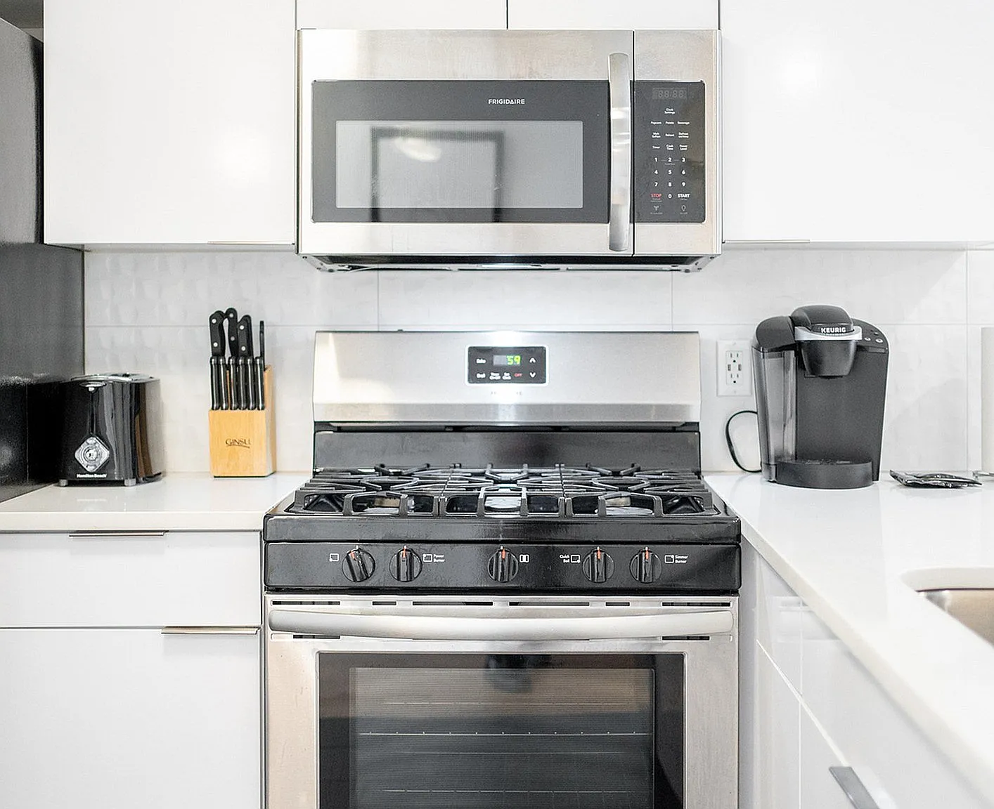 Crescent Apartments — Photo 4