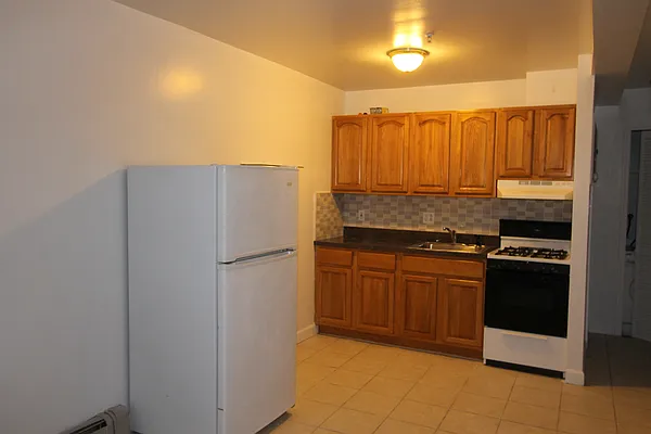 Rented by H.P. Greenfield Real Estate | media 5