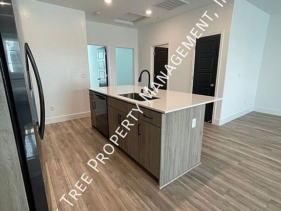 4th image of 2747 E Tamarind Dr