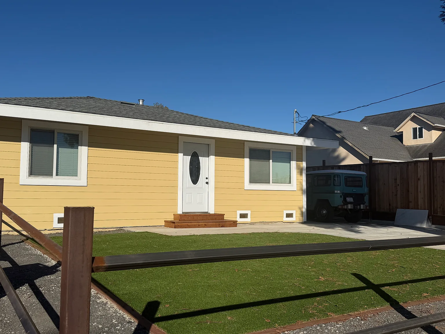 3 bed, 1400 sqft, $4,200 — Photo 2