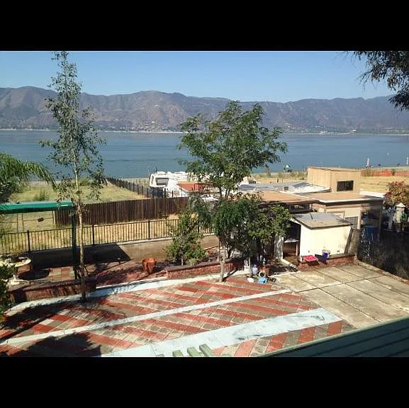 1400 W Lakeshore Dr — Photo 2