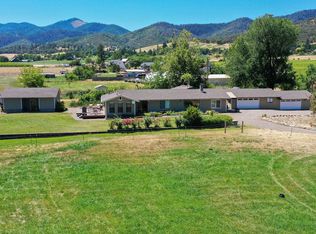 6085 Walden Ln, Talent, OR 97540