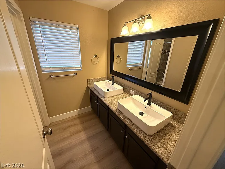 136 Serenade Ct — Photo 32