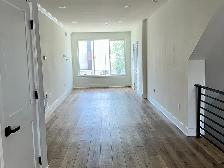 2500 E Tioga St #C15 — Photo 5