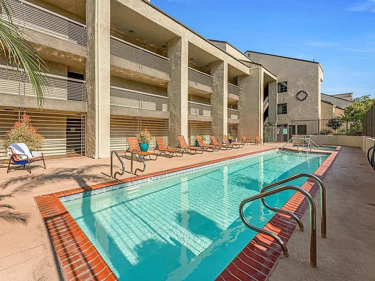 64 N Mar Vista Ave #230 — Photo 24
