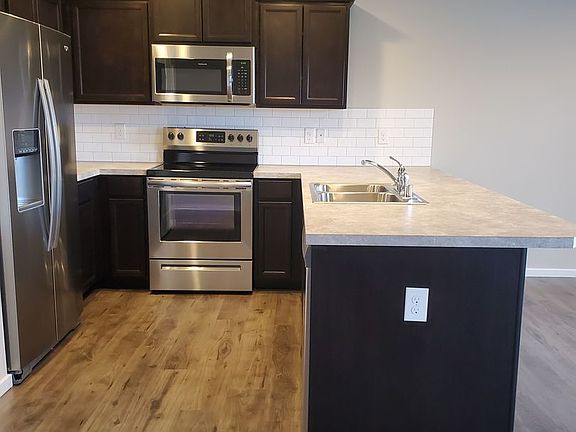 5th image of 2921 Mahogany St NE