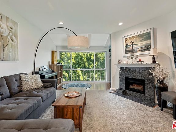 2nd image of 12720 Burbank Blvd Unit 326