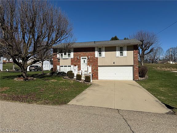 2nd image of 220 Bantam Ridge Ct