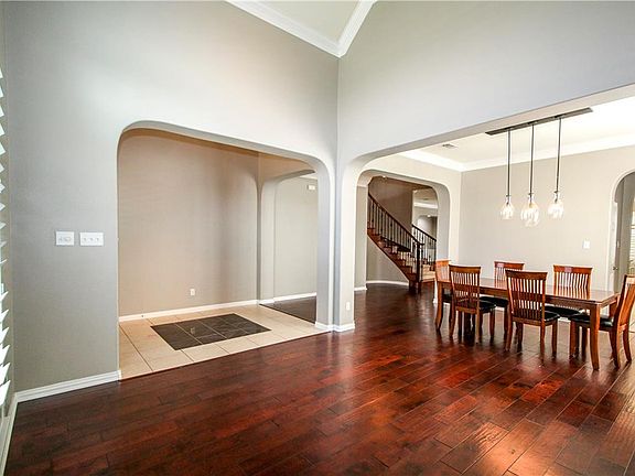 5th image of 5725 Braewood Ln