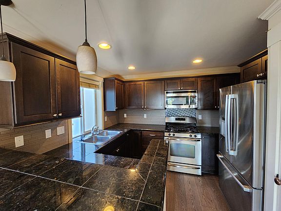 2nd image of 5611 Phinney Ave N