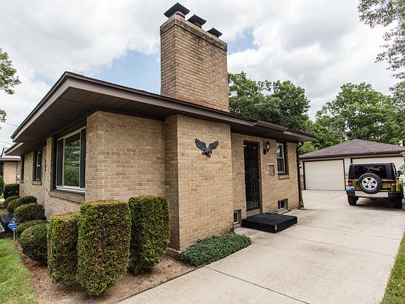 3rd image of 3514 Parkland Ave SW