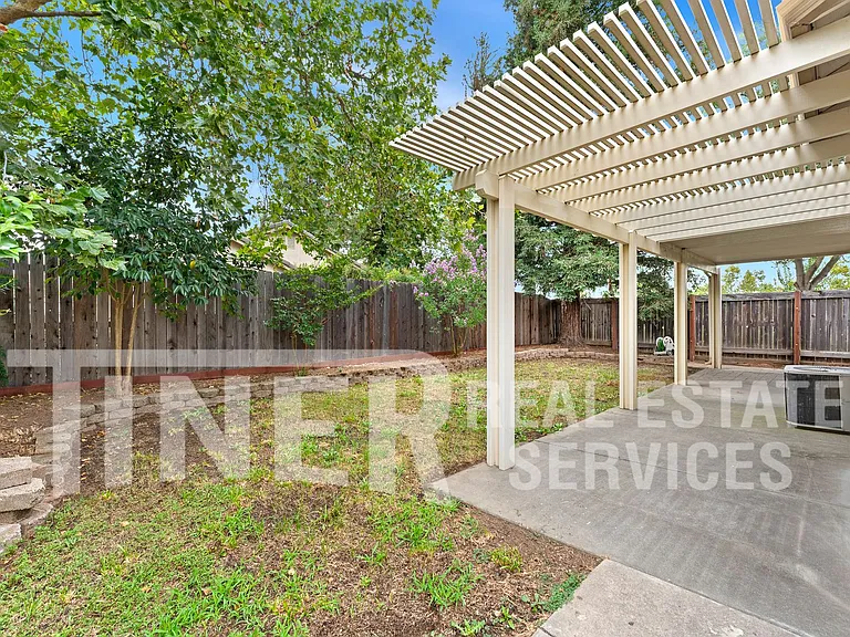 149 Canberra Ct — Photo 23