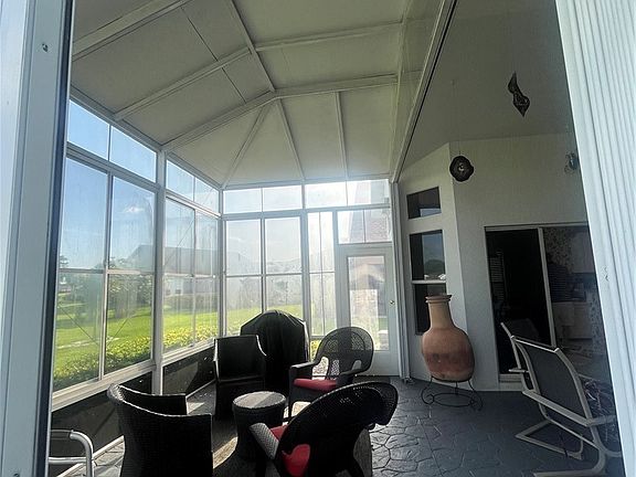 4th image of 3605 Sabal Springs Blvd