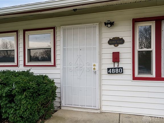 3rd image of 4880 Porterfield Dr