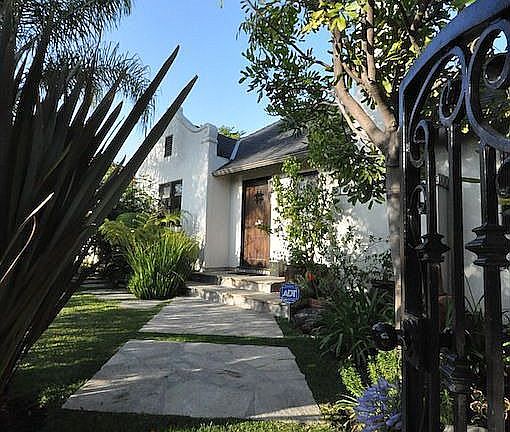 3rd image of 542 N Gardner St