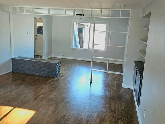 5th image of 18621 1st Avenue Ct S