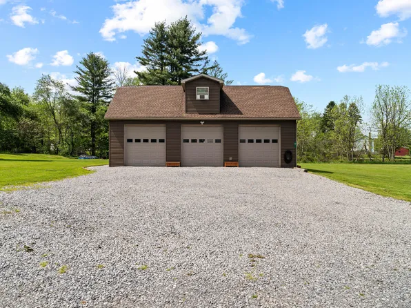 54 Club Ln, Smokerun, PA 16681