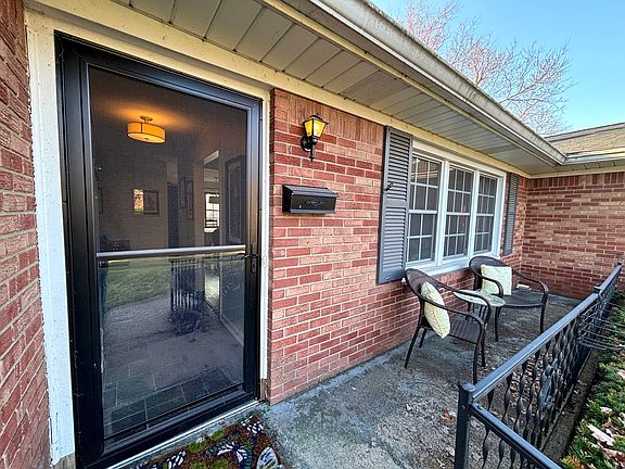 2nd image of 5665 Skyridge Dr
