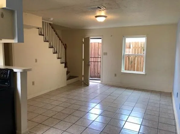 1609 Urquhart St APT 3, New Orleans, LA 70116