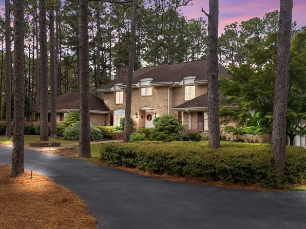 35 Lake Dornoch Drive, Pinehurst, NC 28374