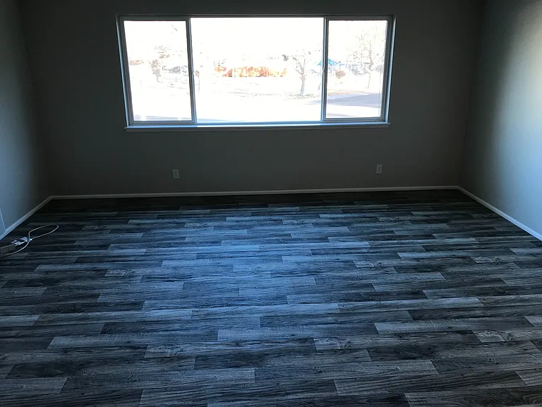 401 S Holly St — Photo 9