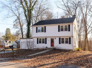 3 Edwards Ct, Gales Ferry, CT 06335