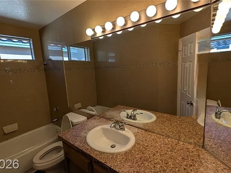 2670 Ridgewater Cir — Photo 16