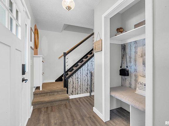 3rd image of 4435 Montclair Ct