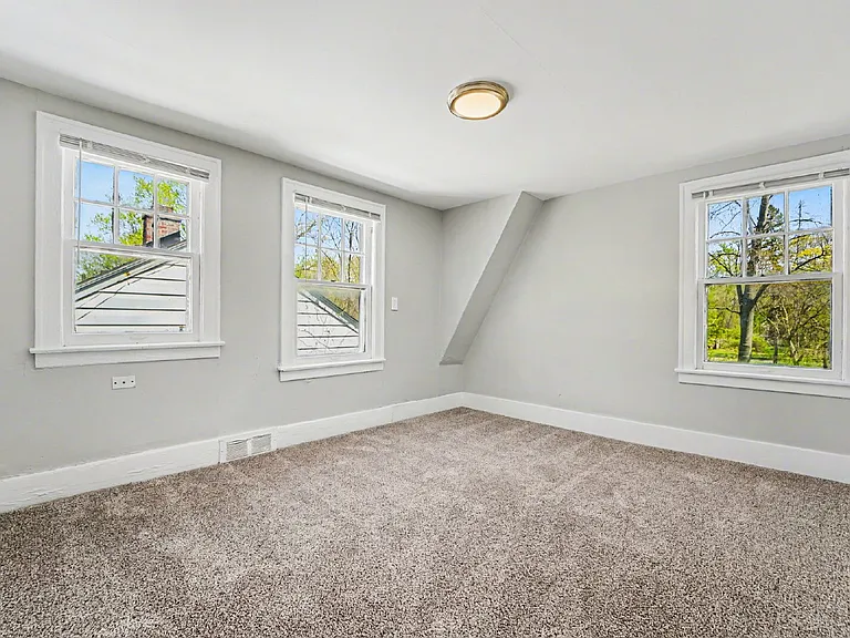 15818 Westbrook St — Photo 17