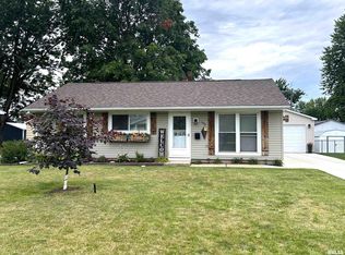 1249 Lane Ave, Galesburg, IL 61401