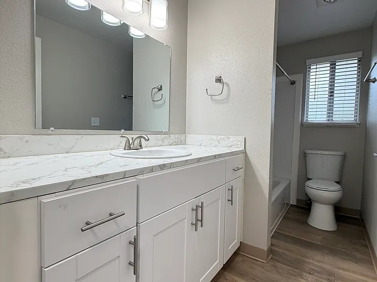 5752 SW Main Ave #5752 — Photo 8