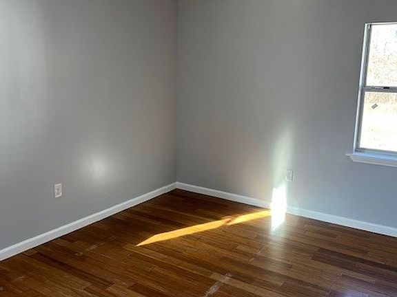 5th image of 8627 Southaven Cir W