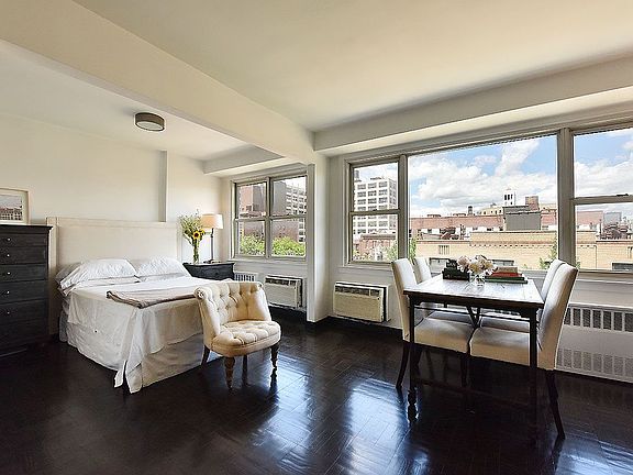 2nd image of 18 Charlton St Unit 7D
