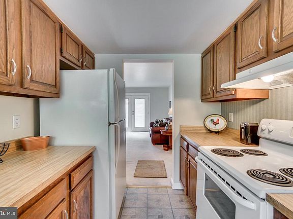 5th image of 15425 Beachwater Ct