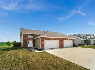 27251 W Deer Hollow Ln, Channahon, IL 60410