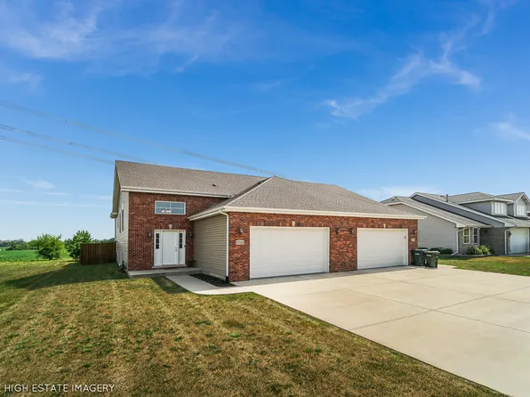 27251 W Deer Hollow Ln, Channahon, IL 60410