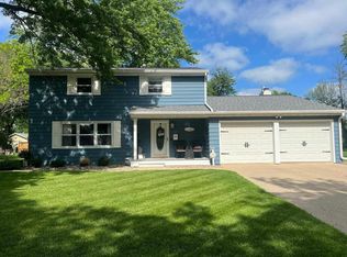 321 Meredith Rd, Albert Lea, MN 56007