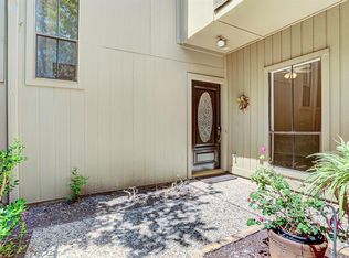 9400 Doliver Dr APT 4, Houston, TX 77063