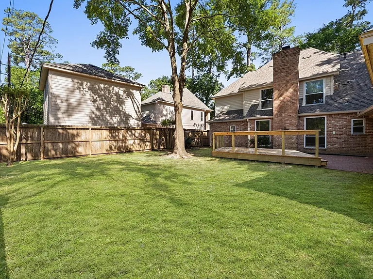 12119 Auburn Hills Dr — Photo 33