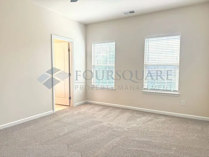 1016 Hildebran Ln — Photo 44