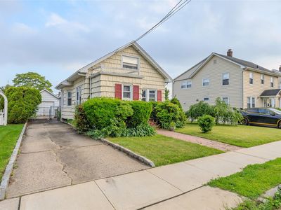 43 Westbury Avenue, Mineola, NY, 11501