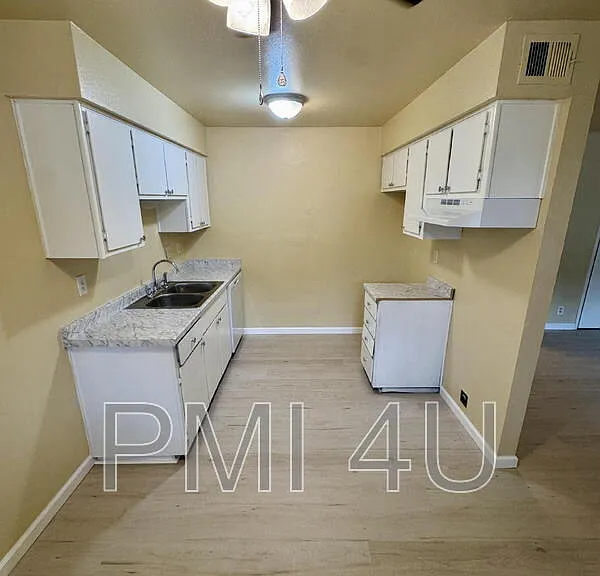 12409 Manitoba Dr NE #B — Photo 4