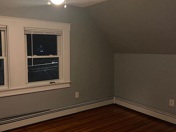 3rd image of 389 Lincoln Ave Unit 2
