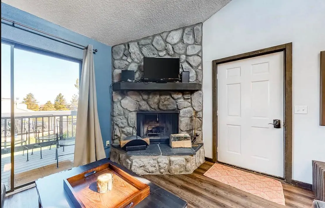 Building Photo - 206 E Meadow Mile #17-7