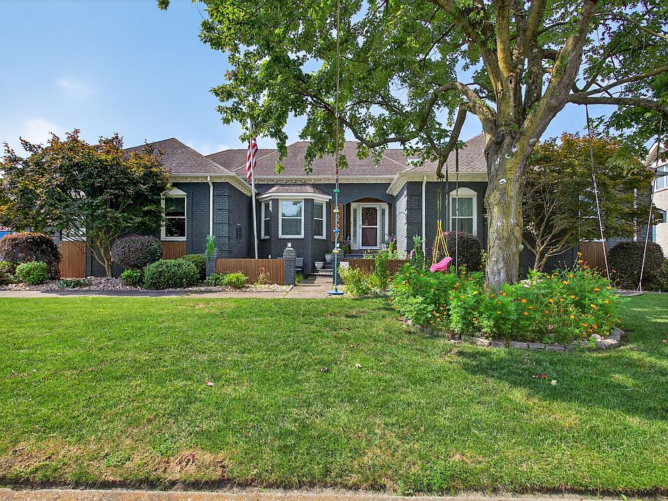 1st image of 1227 Plantation Lakes Cir