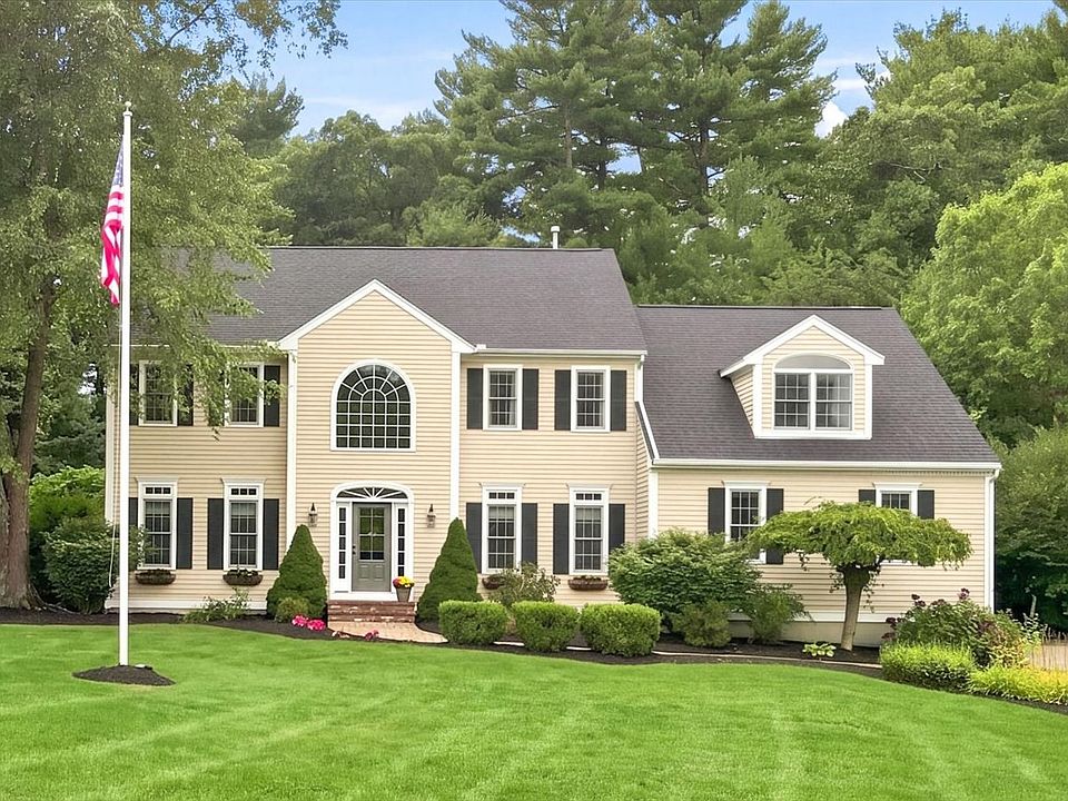 1st image of 11 Evergreen Rd
