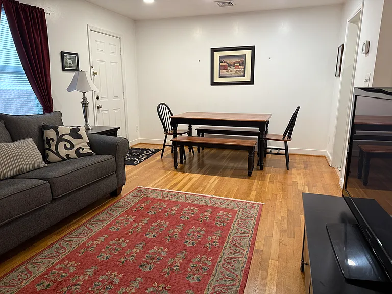 419 Scotland St — Photo 5