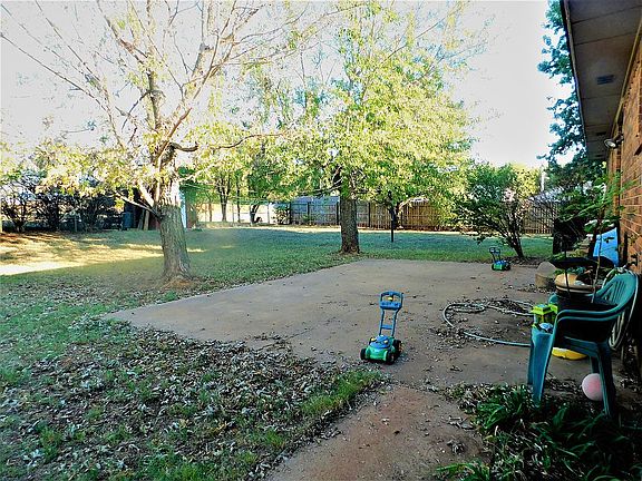 3rd image of 3199 County Street 2850