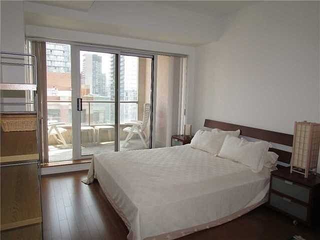 2nd image of 909 Bay St S #604