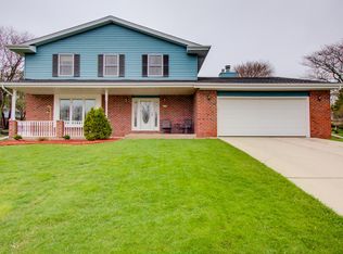 1729 Cypress Dr, Grafton, WI 53024